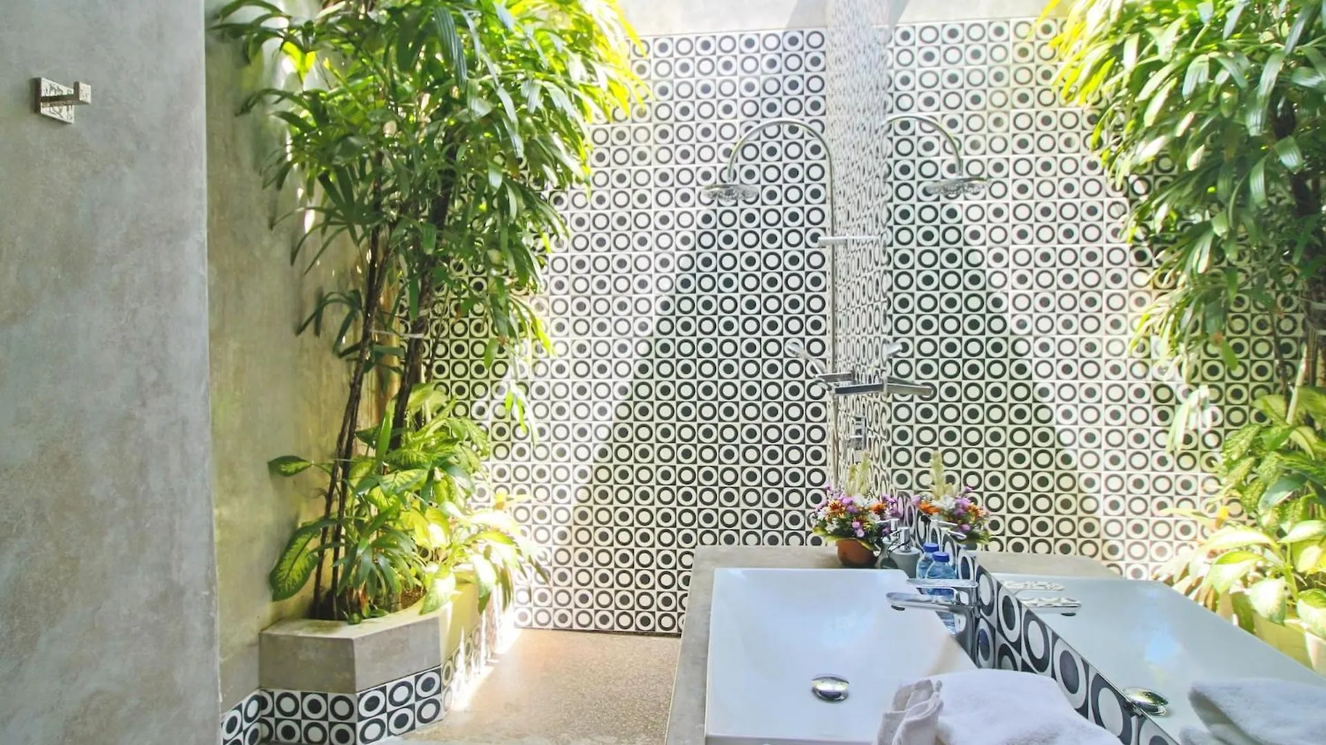 Villa Esa Seminyak  塞米亚克
